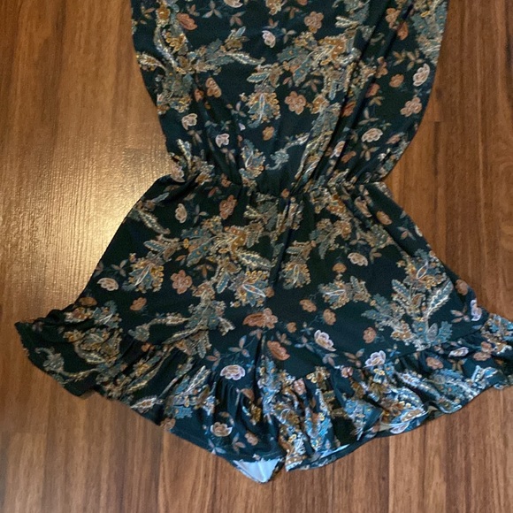 Kaiya Desings Romper size Small - Picture 8 of 13